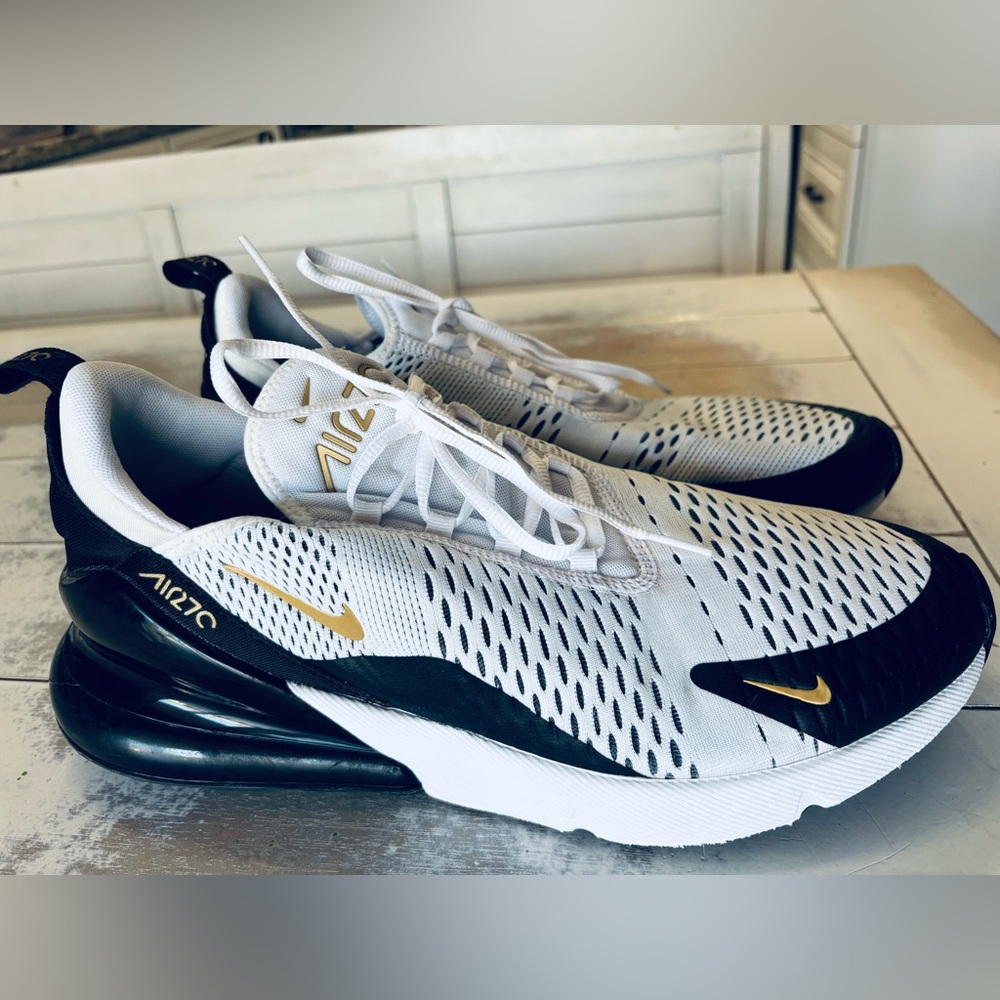 Nike Men’s Air Max 270 sneakers